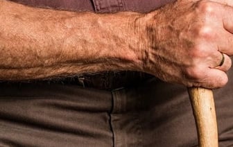 «Получаю пенсию раз в квартал». Поговорили с пенсионерами, которым «не капает» денюжка каждый месяц