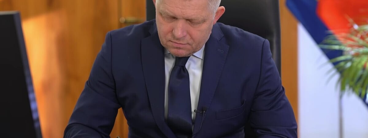 Премьер Словакии Фицо пригласил Зеленского на переговоры