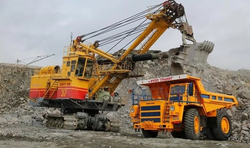 Прокатиться на БелАЗе и «стать» нефтяником – топ необычных экскурсий в Беларуси