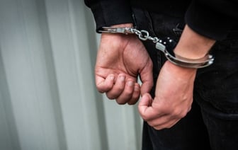 Вправе ли уволить работника, который сидел на «сутках» или которого задержали? В Минтруда объяснили белорусам — Полезно