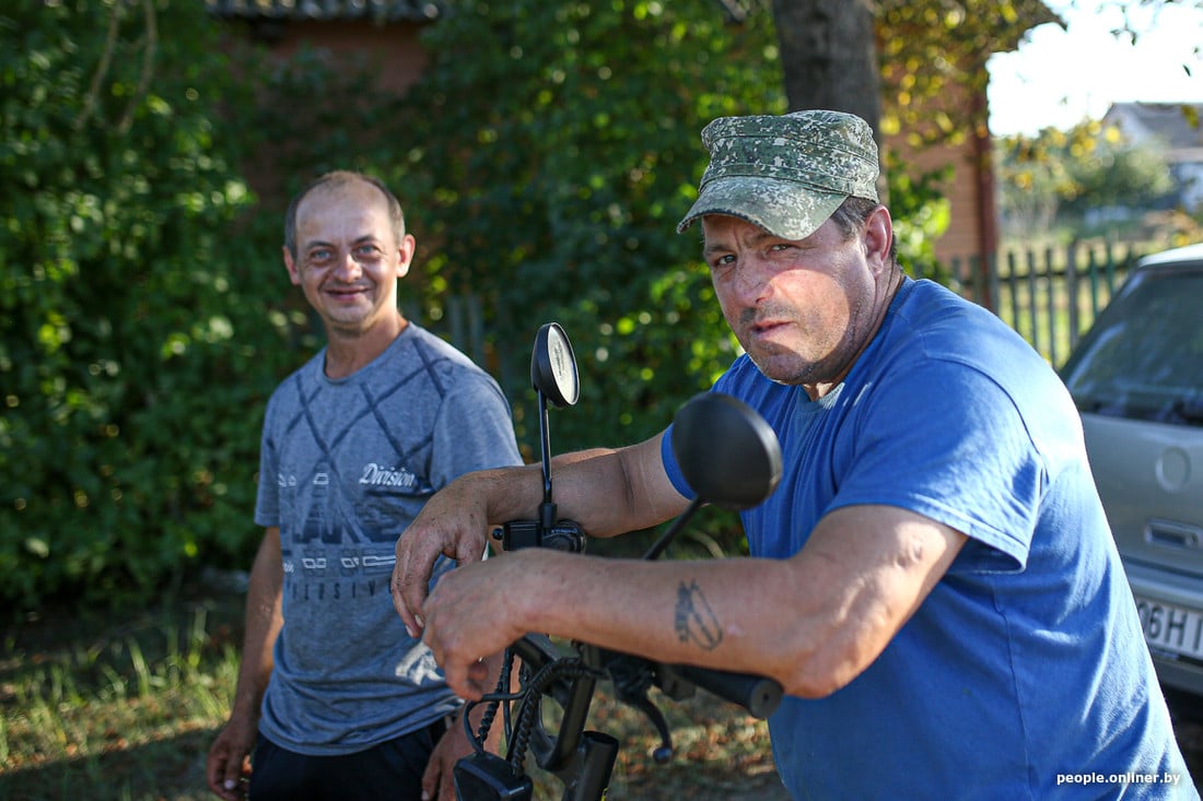Вы такое видели? В деревне Вороцевичи Ивановского района аисты почти на каждом столбе