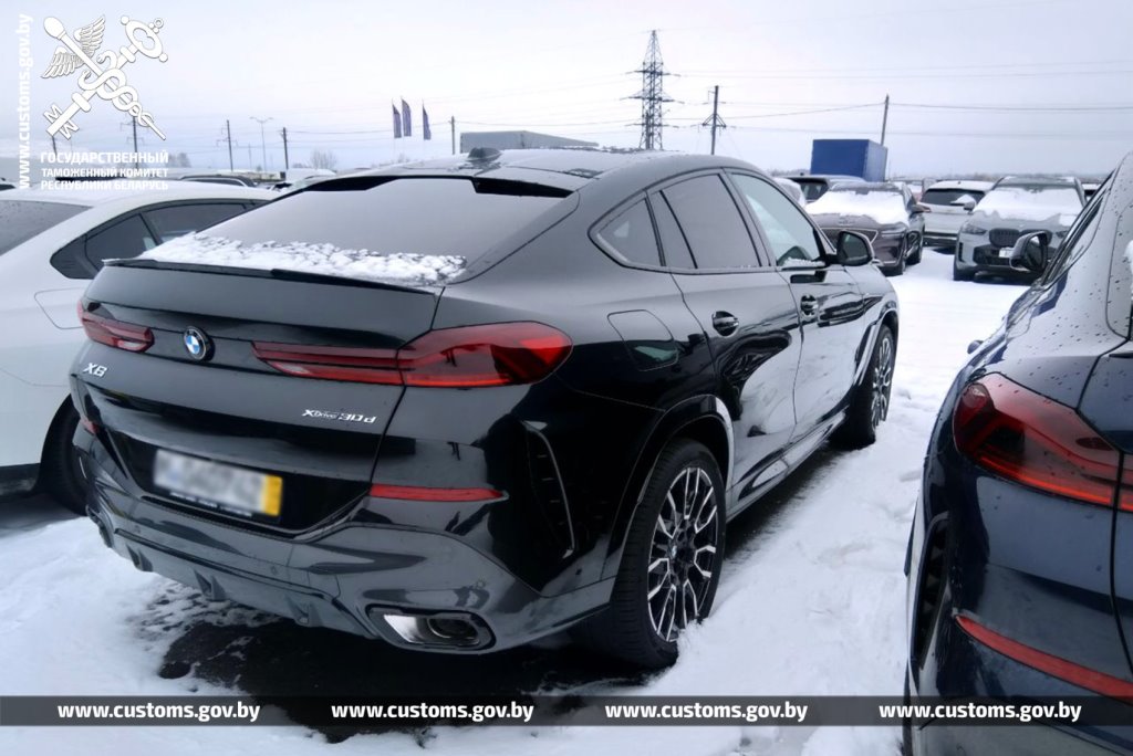 Почти новый BMW X6 ввозили в Беларусь по заниженной в полтора раза стоимости