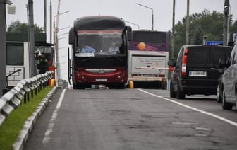 Водители автобусов утверждают, что на границе с Литвой «трясут жестко»