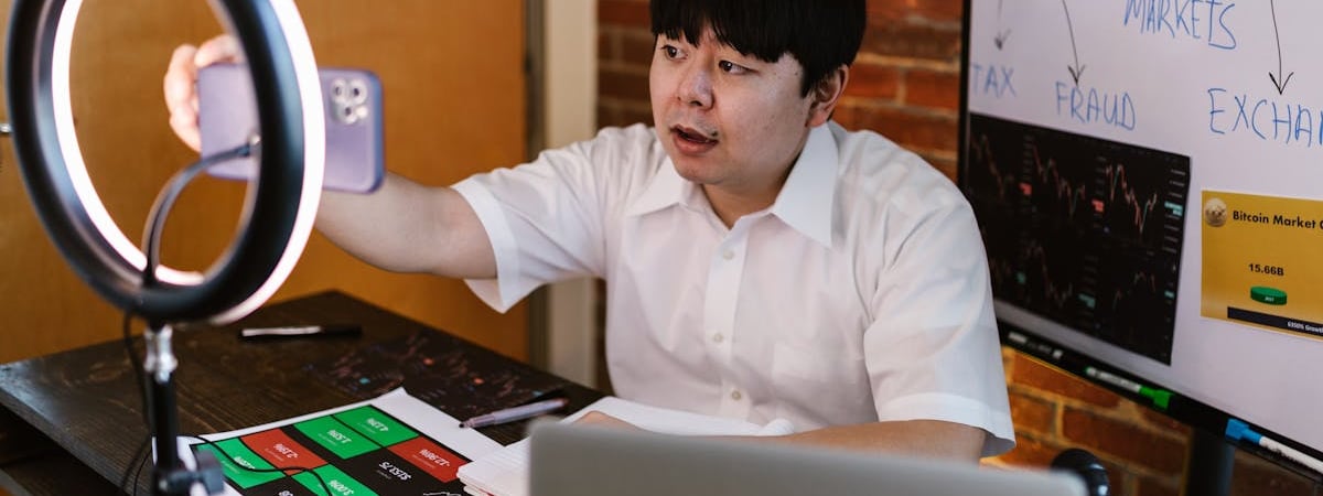 Акции Coinbase с начала года подешевели на 35%