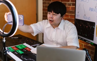 Акции Coinbase с начала года подешевели на 35%