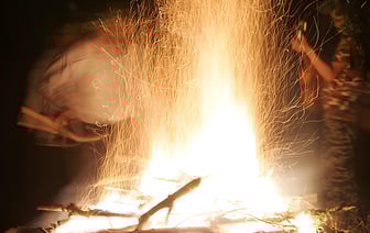 В Сенненском районе школьник получил ожоги, пытаясь развести костер