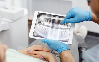 В Сочельник россияне массированно атаковали юг Украины дронами и ракетами: какие последствия