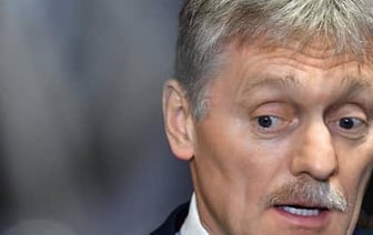 «Сам вышел на нас»: в Кремле рассказали, как организовали интервью Путина и Карлсона