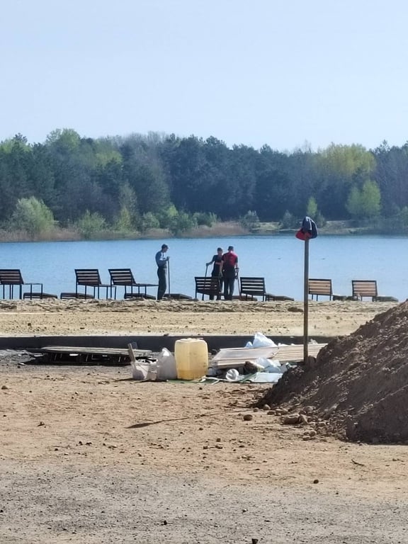 Продолжаются работы в зоне отдыха на Красном дворе в Бресте