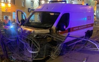 Автомобиль скорой помощи попал в ДТП на трамвайных путях в Минске