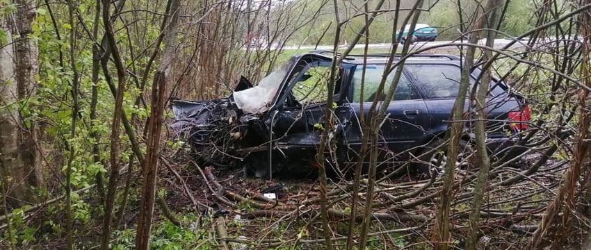 Легковушка врезалась в фуру в полоцком районе, оба авто вылетели в кювет