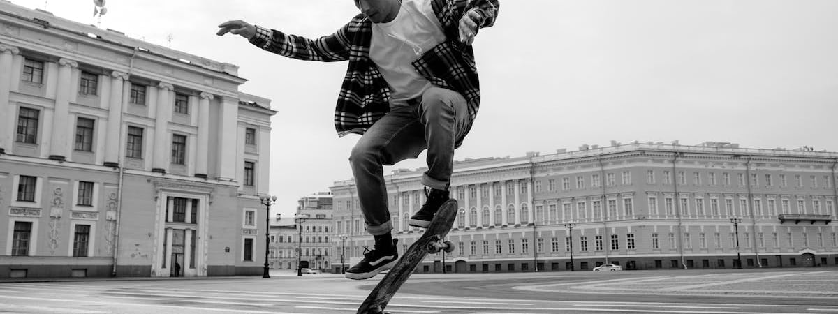 В новогоднюю ночь российские войска выпустили по Украине 90 дронов, в Одесской области погиб подросток