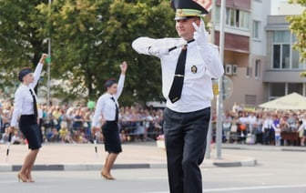 Танец регулировщика из Беларуси завоевывает популярность в интернете