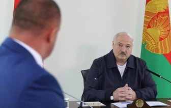 Лукашенко поручил усилить войска на Гомельском и Мозырском направлениях