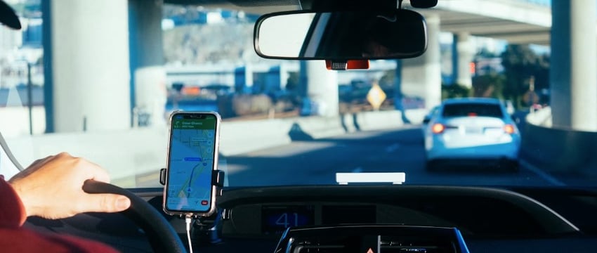 Водитель Lyft помочился в контейнер во время поездки, утверждает женщина из США в судебном процессе