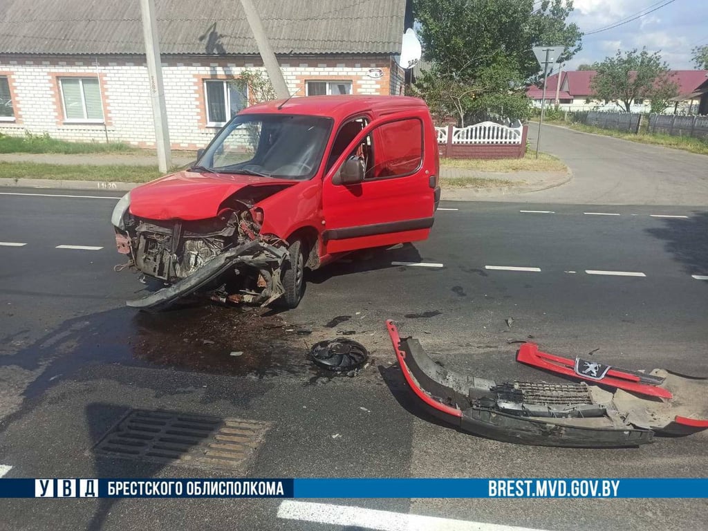 72-летний водитель Peugeot не уступил дорогу автомобилю Hyundai