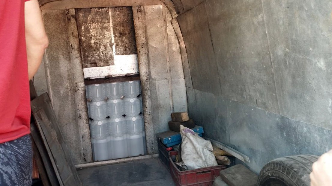 Белорус с 930 литрами спирта в фургоне нарушил ПДД