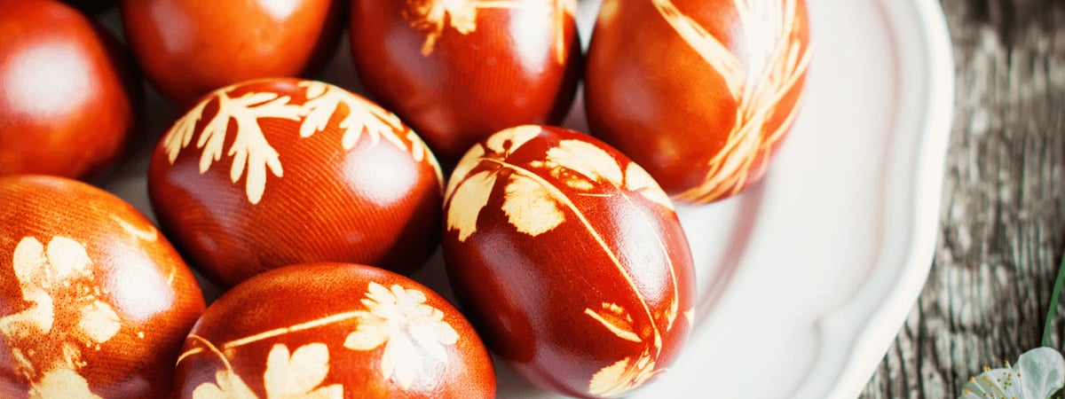 Как сделать яйца с красивым узором? Нашли простой и натуральный способ — Полезно