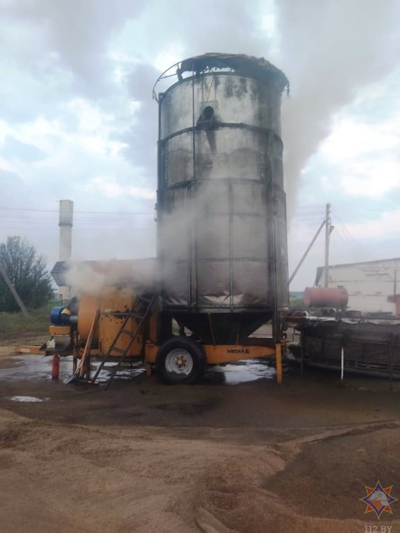 Мобильный зерносушильный комплекс загорелся в Ивацевичском районе