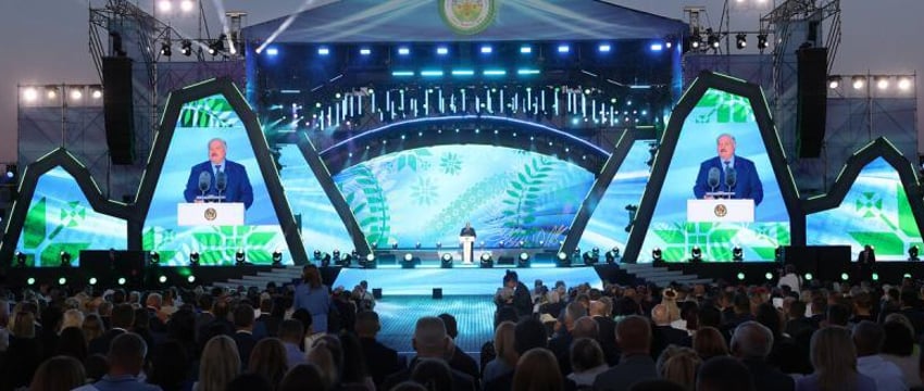 Лукашенко призвал россиян и украинцев за гроши покупать участки в Беларуси