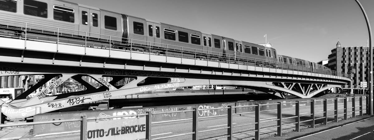 Канцлер Германии Шольц поговорил с Путиным по телефону