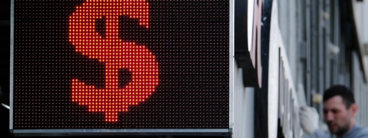 В Беларуси подешевели все иностранные валюты. На какой отметке застыл курс доллара?