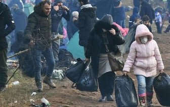 Польша приостановит предоставление убежища мигрантам – Туск