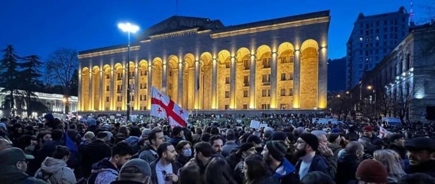 Протесты против закона об иноагентах в Грузии