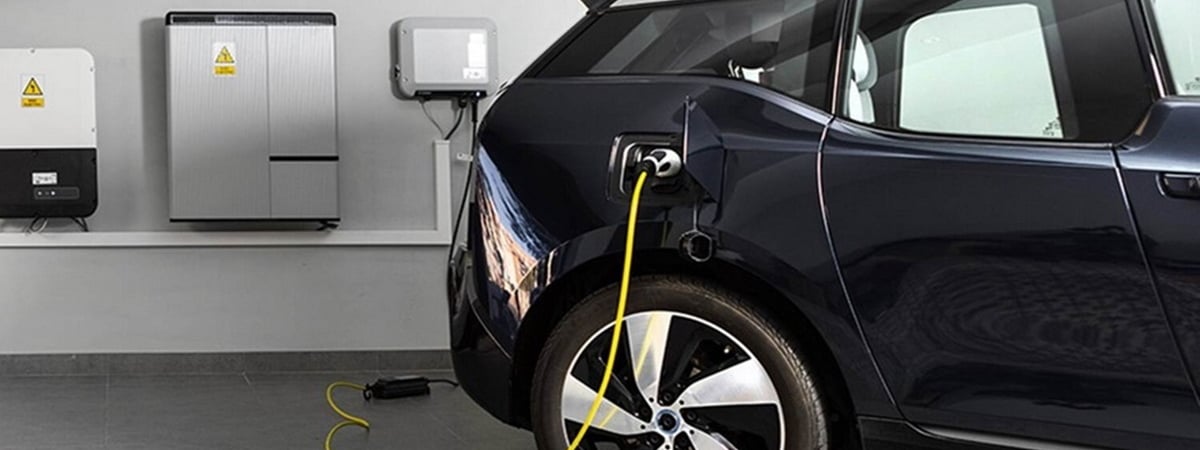 Белорусы рассказали, сколько тратят в месяц на зарядку электромобиля дома. Есть ли выгода в сравнении с бензином? — Видео