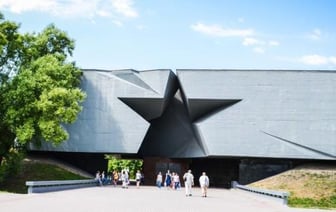 Флешмоб в честь 9 Мая в Брестской крепости