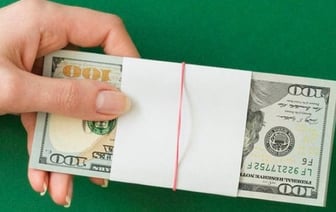 50 000$ в одежде: как женщина пыталась обмануть таможню на границе в Бресте