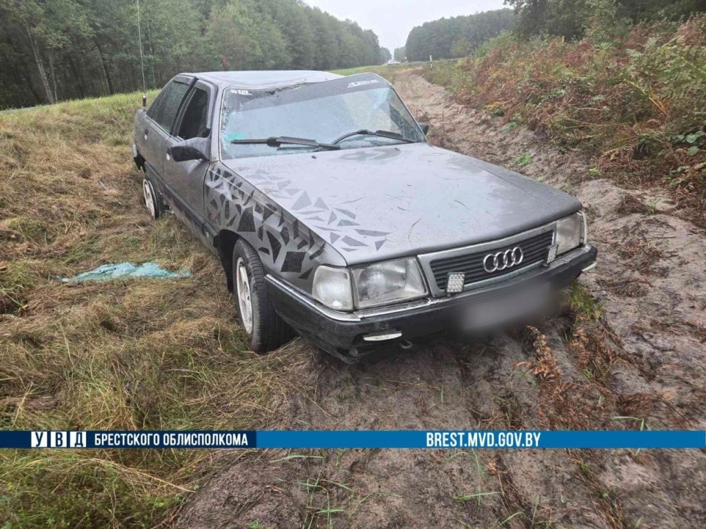 Без пострадавших: столкновение Toyota и Audi в Пинском районе