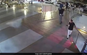 2 Человека Погибли В результате обрушения Стеклянного балкона Мексиканского ночного клуба
