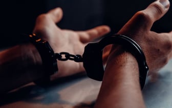 Пропагандист Воскресенский звонит родственникам политзаключенных, агитируя просить помилования у Лукашенко — “Весна”