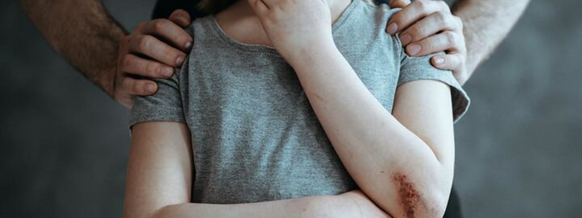 В Минске 23-летний мужчина попросил девятилетнюю девочку пустить его в туалет, а после надругался над ребенком