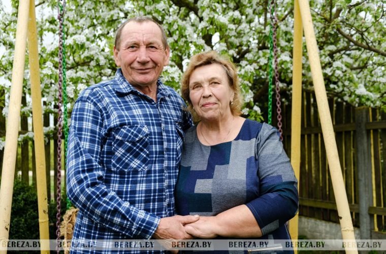 Cупруги из Березы отметили 50-летие совместной жизни. История знакомства