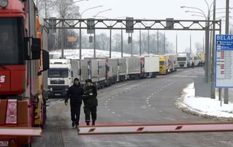 В Таможенном комитете рассказали, кого перестали пропускать на белорусской границе вне очереди