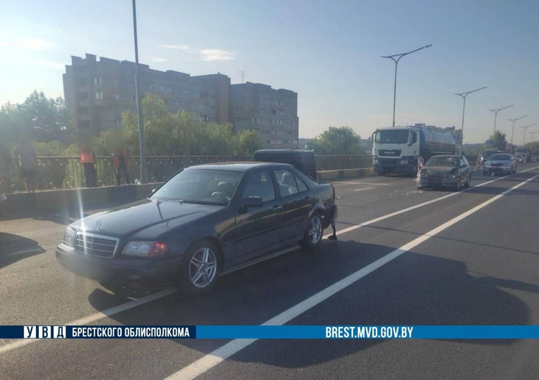 В Бресте на Березовском путепроводе произошло ДТП