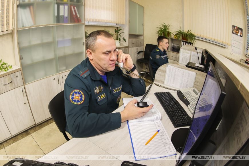 «Тушение пожара может занимать от пары минут до нескольких часов». Работники МЧС из Бреста рассказали о своей службе