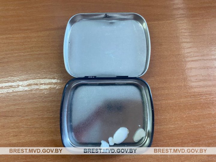 Жительница Пинского района бесплатно получала медпрепарат из группы опиатов и продавала его