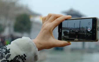 Huawei впервые добилась рентабельности производства ИИ-чипов Ascend