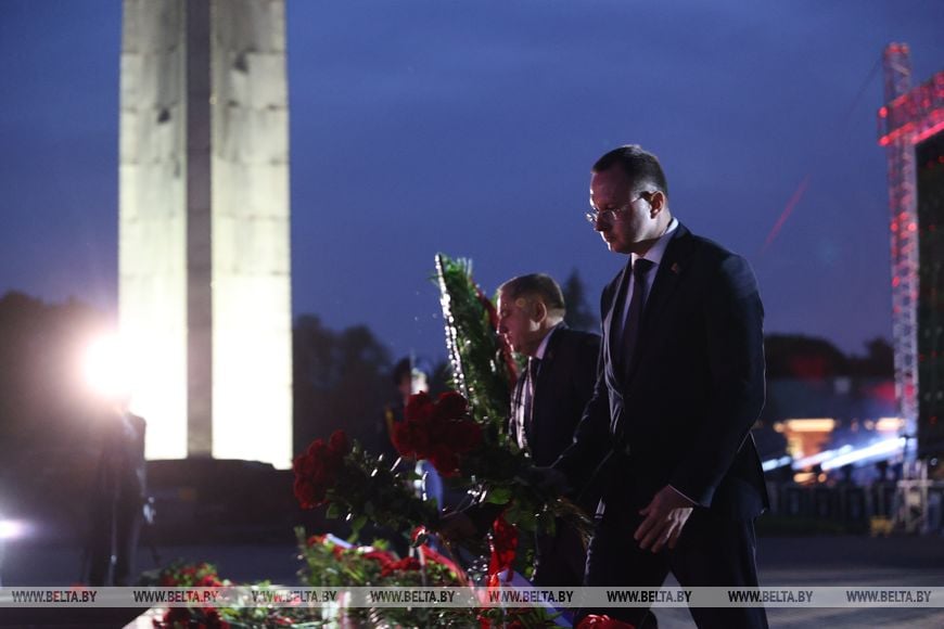 Около 20 тыс. человек стали участниками митинга-реквиема в Брестской крепости