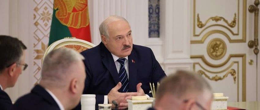 Лукашенко потребовал истинной демократии в Беларуси
