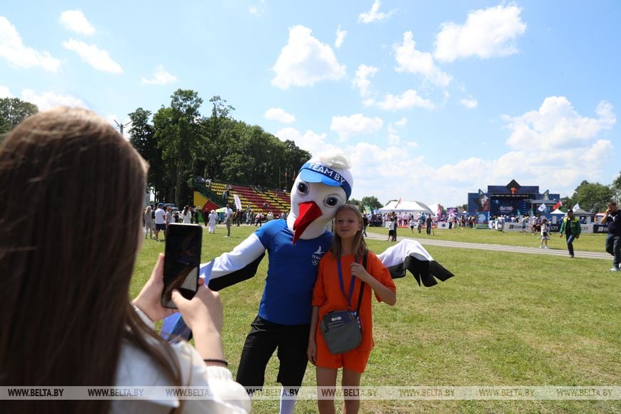 Красочный фейерверк юбилейного ХХ культурно-спортивного фестиваля «Вытокi» в Пружанах