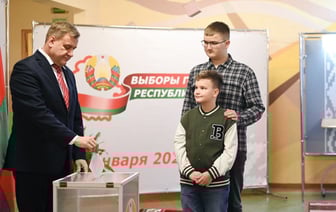 Выборы-2025. Дмитрий Черняков проголосовал за кандидата, который умеет держать слово