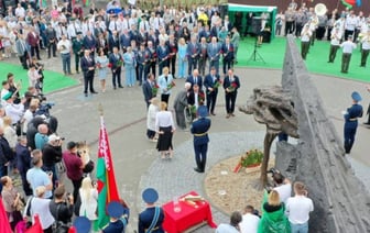 В Бресте открыли памятный знак «Живая память благодарных поколений»