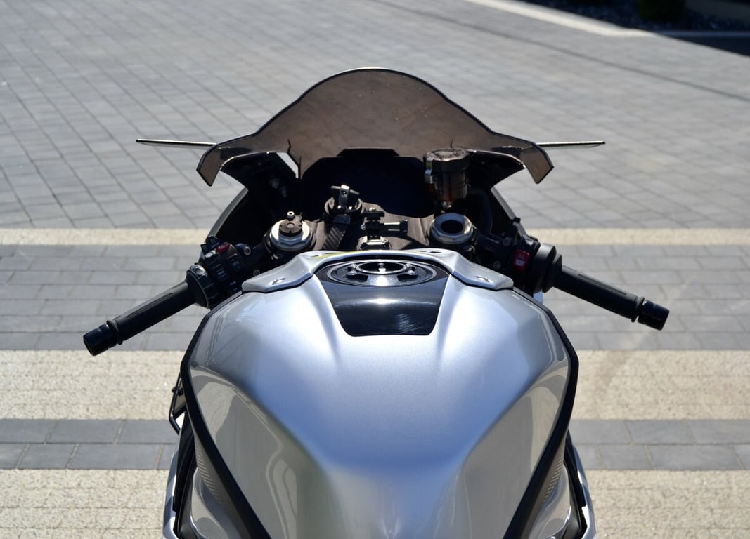 Брестчанин заказал BMW S1000 RR из США и сделал его звездой Instagram
