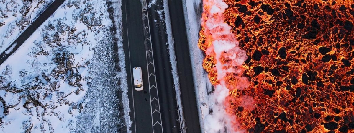 Появились фото, как лава поглощает дороги в Исландии — Фото