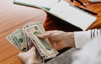 Оборот в миллионы долларов: изобличен криптовалютчик-нелегал из Бреста