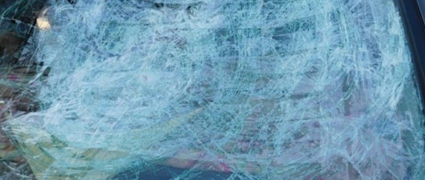 Рабочий из мести повредил бензотриммером автомобиль начальника. Ущерб оценили брестские эксперты